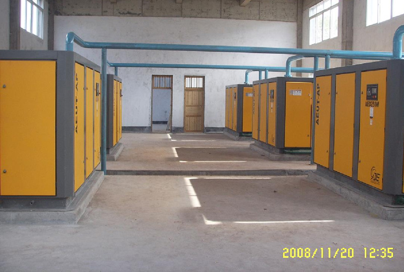 【湖南有色衡東氟化學(xué)有限公司】5臺AED-250W(水冷)艾能空壓機(jī)使用現(xiàn)場