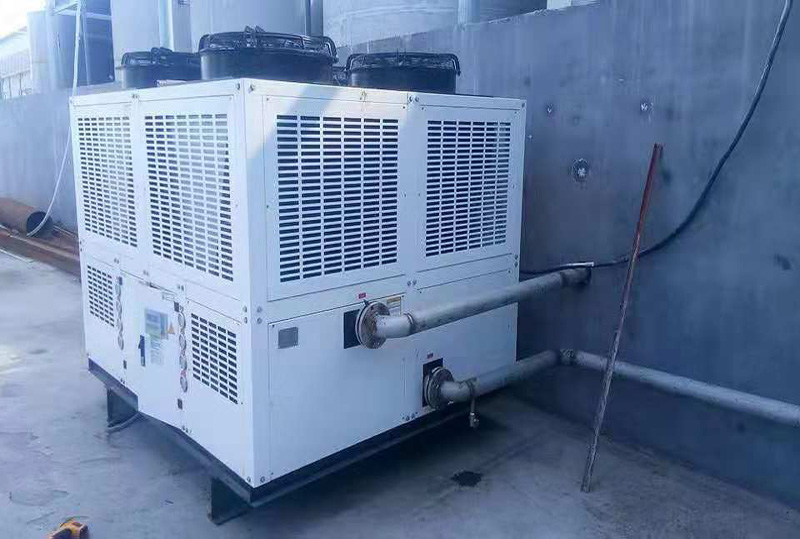 濰坊生物制品---MG-50C冷水機(jī)組使用現(xiàn)場